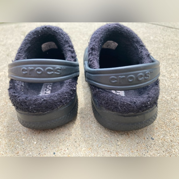 Black size 6-7 toddler Crocs - Picture 10 of 10